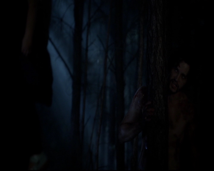 VampireDiariesWorld-dot-nl_TheOriginals_3x02YouHungTheMoon0030.jpg