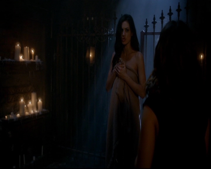 VampireDiariesWorld-dot-nl_TheOriginals_3x02YouHungTheMoon0057.jpg