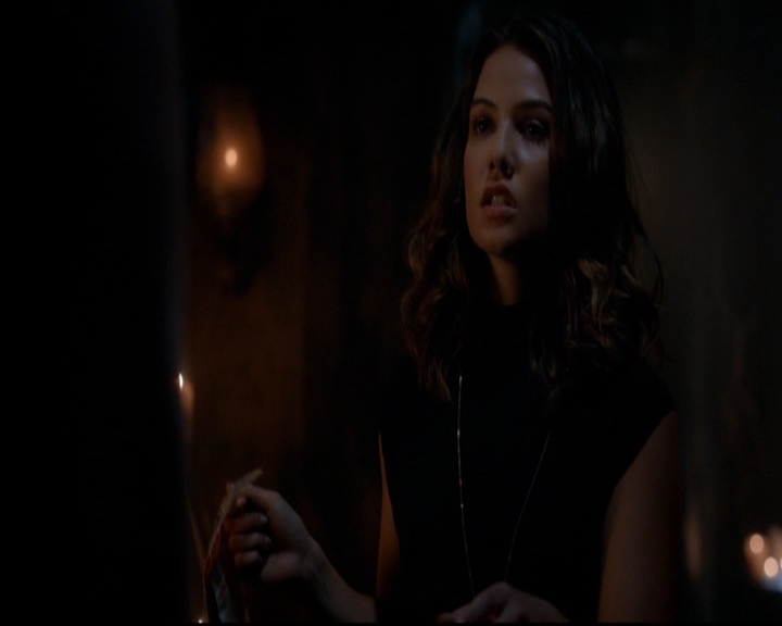 VampireDiariesWorld-dot-nl_TheOriginals_3x02YouHungTheMoon0060.jpg