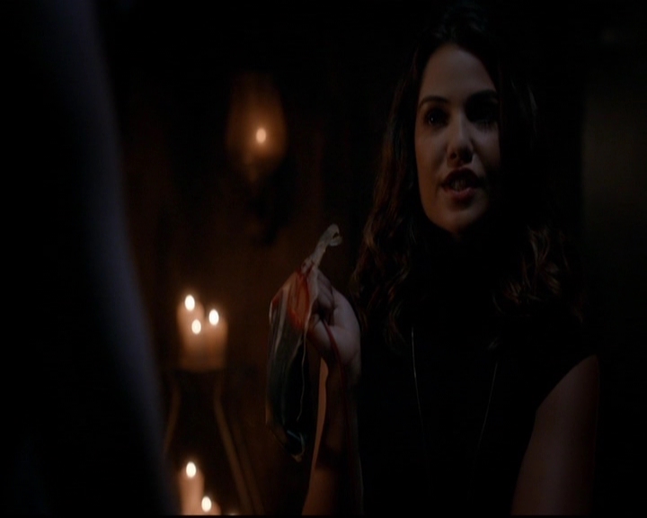 VampireDiariesWorld-dot-nl_TheOriginals_3x02YouHungTheMoon0074.jpg