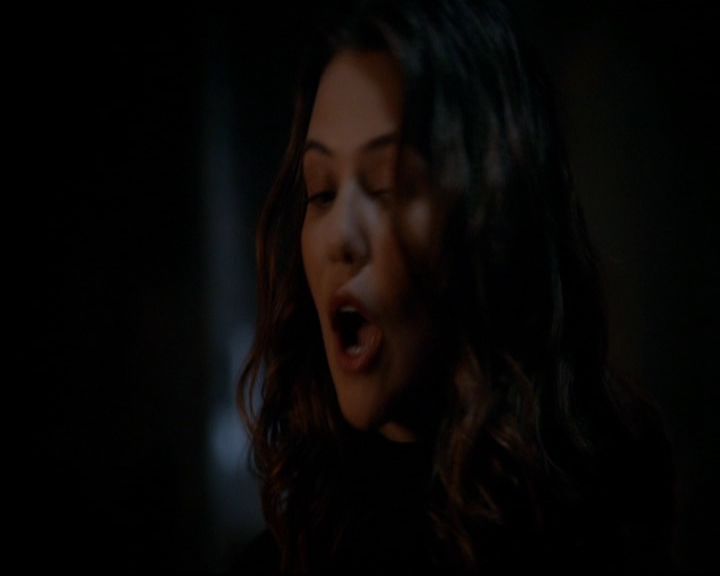 VampireDiariesWorld-dot-nl_TheOriginals_3x02YouHungTheMoon0082.jpg