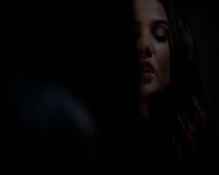 VampireDiariesWorld-dot-nl_TheOriginals_3x02YouHungTheMoon0084.jpg