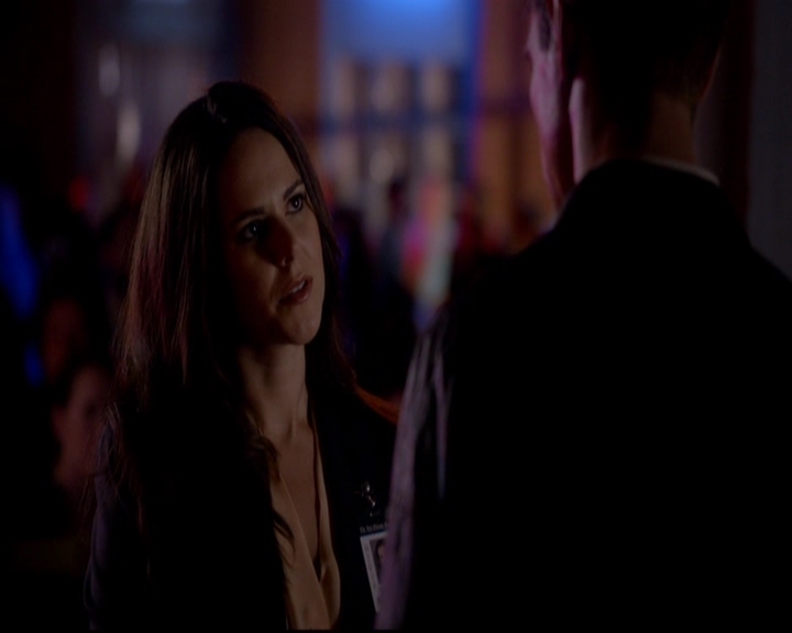 VampireDiariesWorld-dot-nl_TheOriginals_3x02YouHungTheMoon0318.jpg