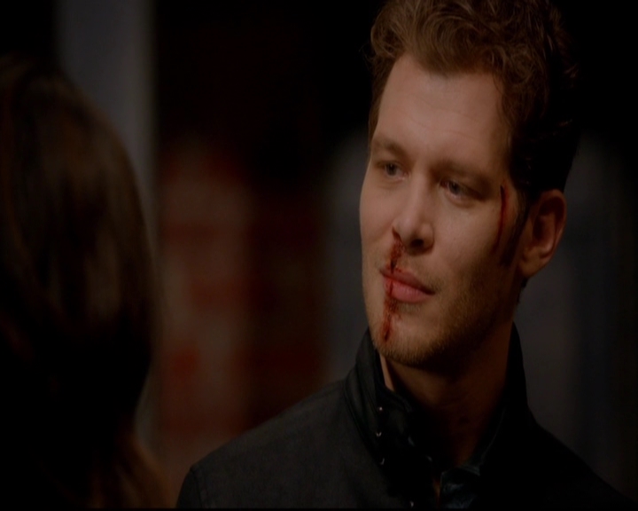 VampireDiariesWorld-dot-nl_TheOriginals_3x02YouHungTheMoon1550.jpg