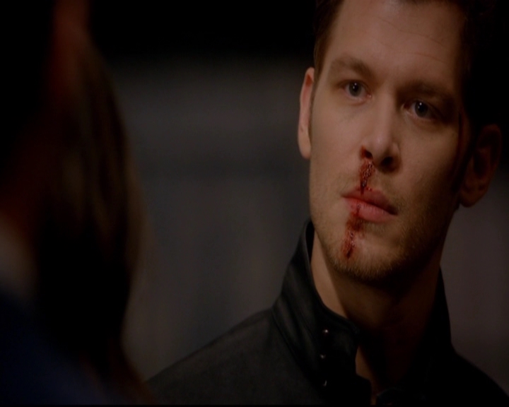 VampireDiariesWorld-dot-nl_TheOriginals_3x02YouHungTheMoon1561.jpg