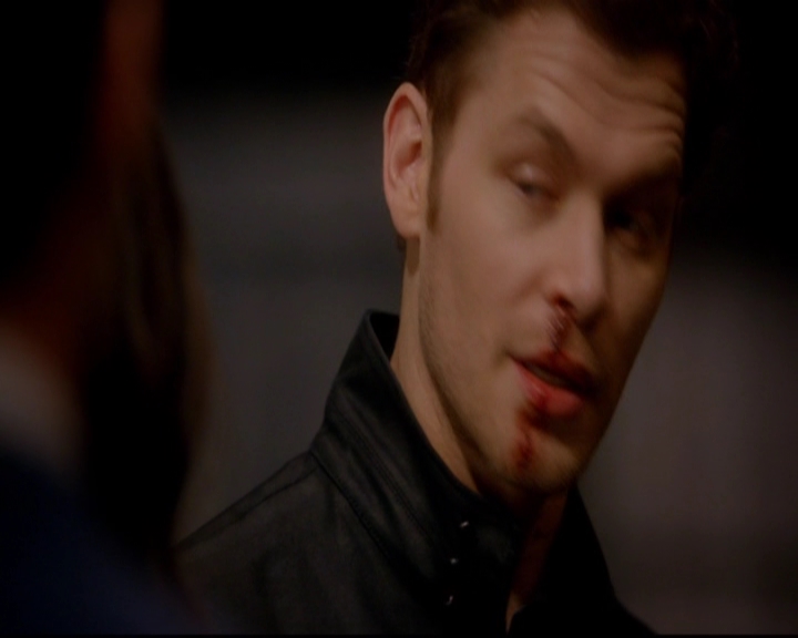 VampireDiariesWorld-dot-nl_TheOriginals_3x02YouHungTheMoon1562.jpg