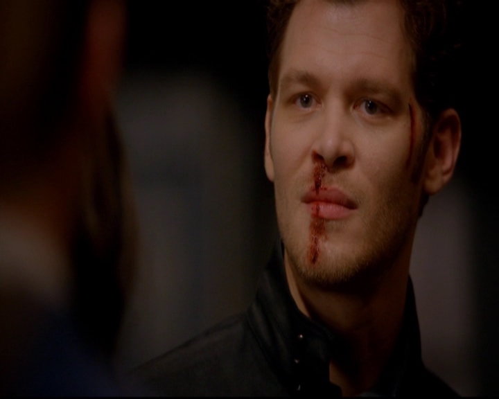 VampireDiariesWorld-dot-nl_TheOriginals_3x02YouHungTheMoon1568.jpg