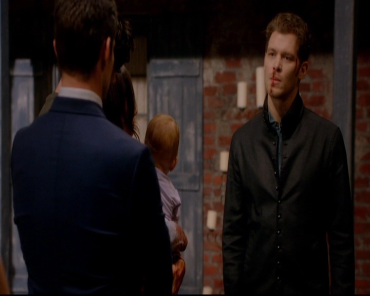 VampireDiariesWorld-dot-nl_TheOriginals_3x02YouHungTheMoon1572.jpg