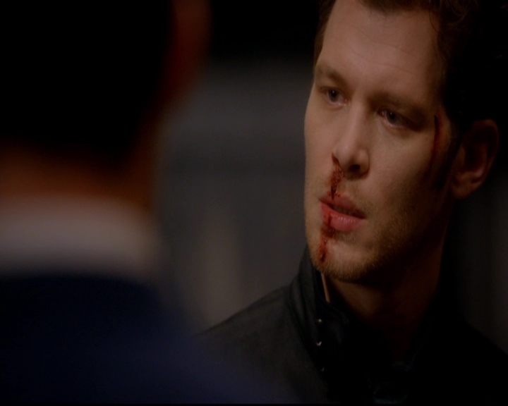 VampireDiariesWorld-dot-nl_TheOriginals_3x02YouHungTheMoon1579.jpg