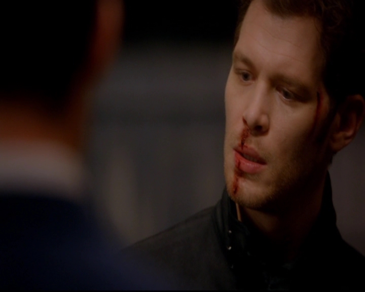 VampireDiariesWorld-dot-nl_TheOriginals_3x02YouHungTheMoon1580.jpg