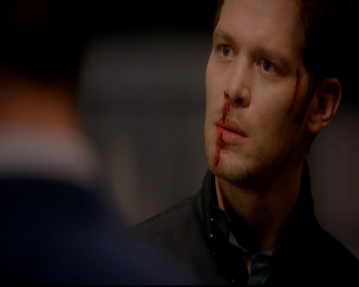 VampireDiariesWorld-dot-nl_TheOriginals_3x02YouHungTheMoon1582.jpg