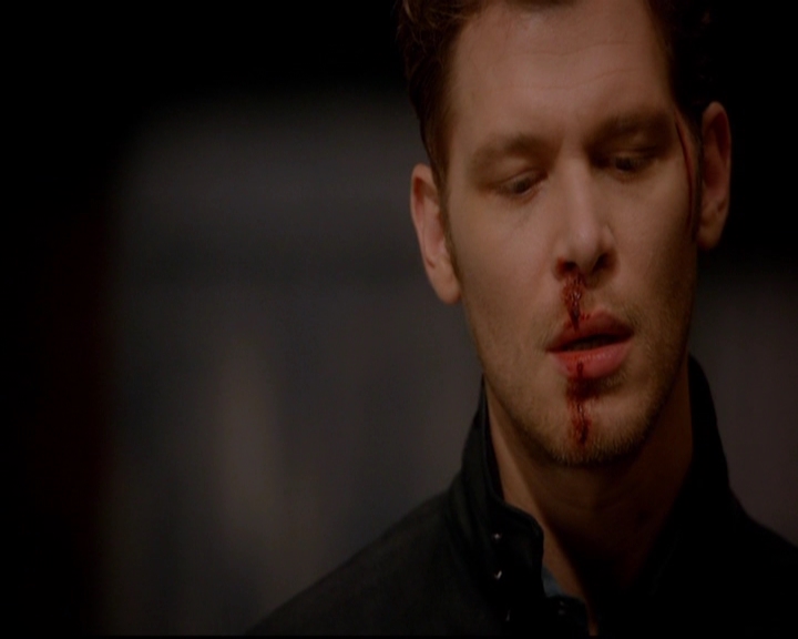 VampireDiariesWorld-dot-nl_TheOriginals_3x02YouHungTheMoon1591.jpg