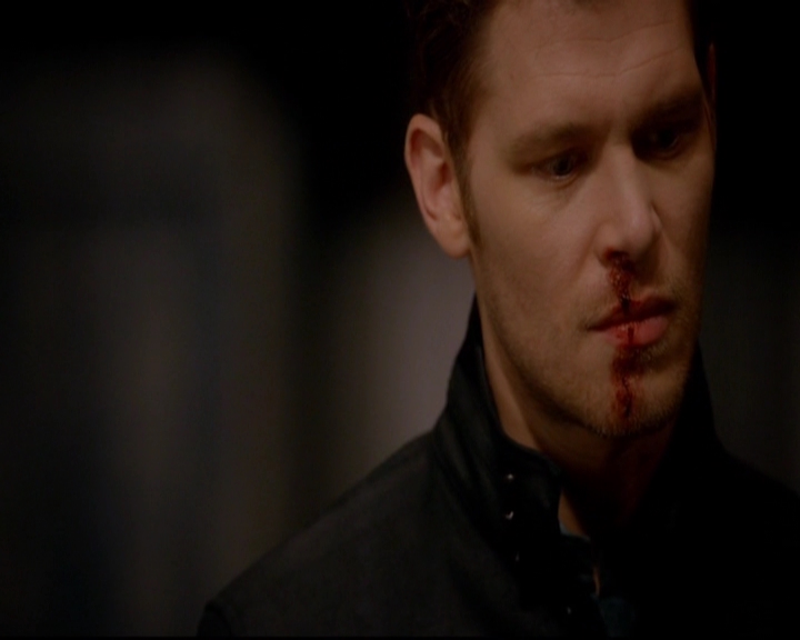 VampireDiariesWorld-dot-nl_TheOriginals_3x02YouHungTheMoon1593.jpg