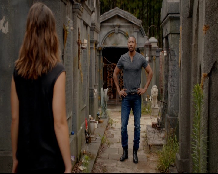 VampireDiariesWorld-dot-nl_TheOriginals_3x02YouHungTheMoon1600.jpg