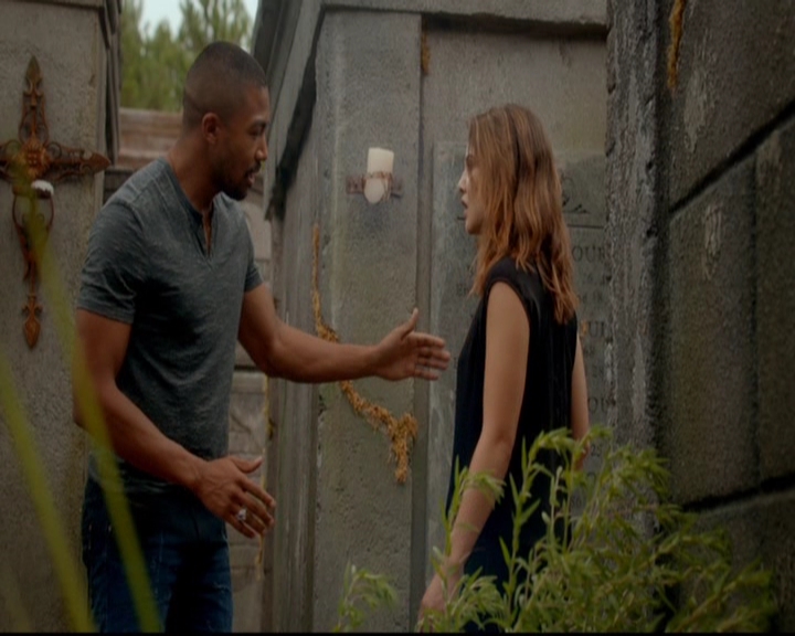 VampireDiariesWorld-dot-nl_TheOriginals_3x02YouHungTheMoon1636.jpg