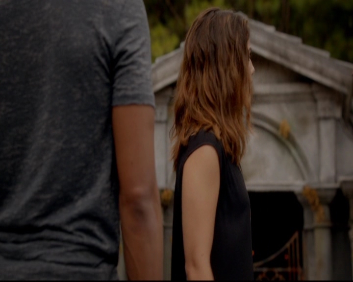 VampireDiariesWorld-dot-nl_TheOriginals_3x02YouHungTheMoon1645.jpg