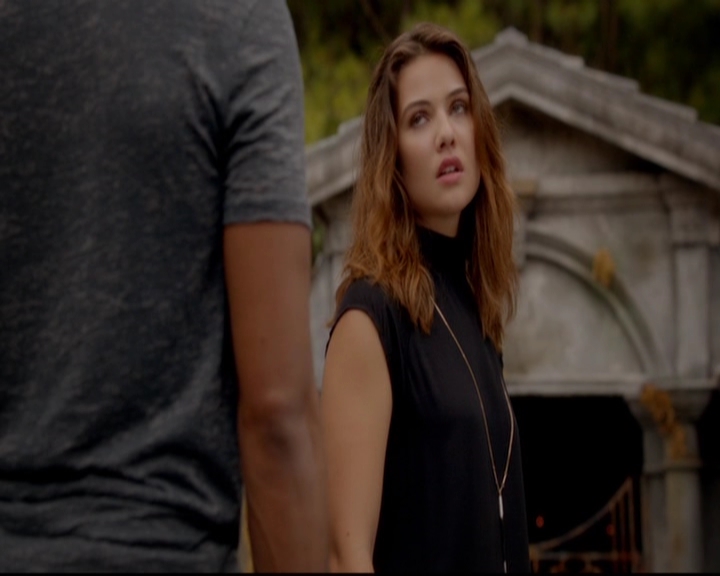 VampireDiariesWorld-dot-nl_TheOriginals_3x02YouHungTheMoon1646.jpg