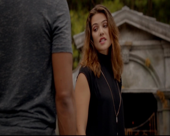 VampireDiariesWorld-dot-nl_TheOriginals_3x02YouHungTheMoon1647.jpg