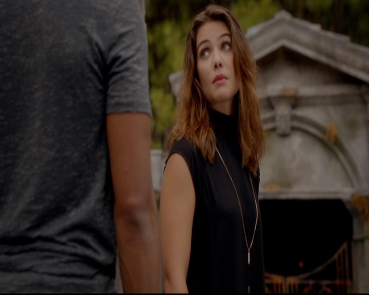 VampireDiariesWorld-dot-nl_TheOriginals_3x02YouHungTheMoon1648.jpg