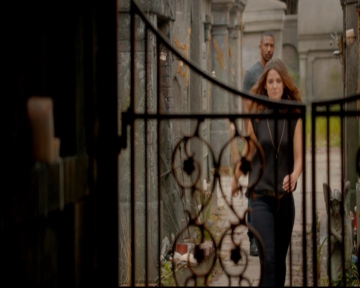 VampireDiariesWorld-dot-nl_TheOriginals_3x02YouHungTheMoon1651.jpg