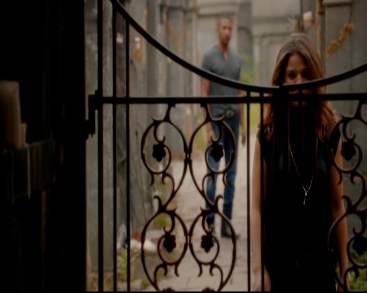 VampireDiariesWorld-dot-nl_TheOriginals_3x02YouHungTheMoon1653.jpg