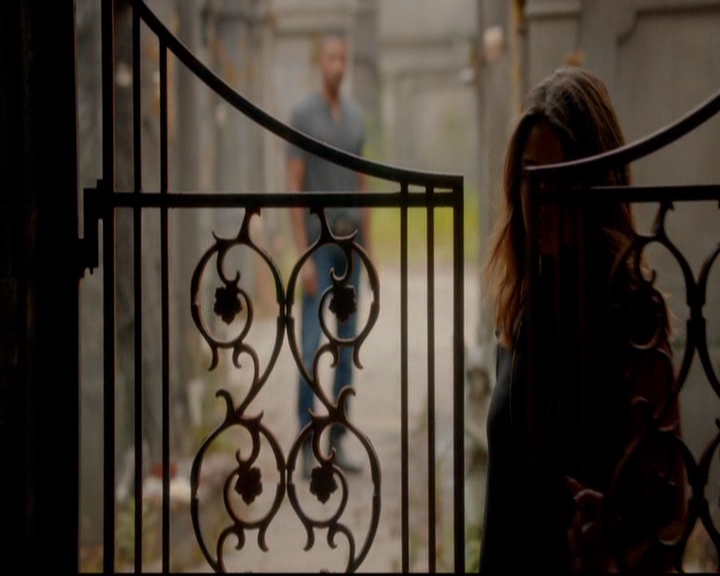 VampireDiariesWorld-dot-nl_TheOriginals_3x02YouHungTheMoon1654.jpg