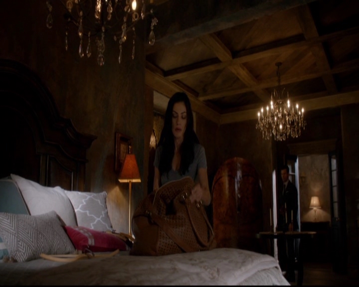 VampireDiariesWorld-dot-nl_TheOriginals_3x02YouHungTheMoon1696.jpg