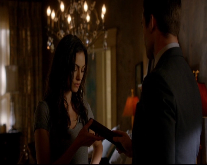 VampireDiariesWorld-dot-nl_TheOriginals_3x02YouHungTheMoon1737.jpg