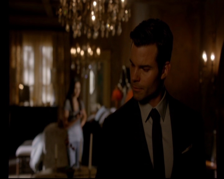 VampireDiariesWorld-dot-nl_TheOriginals_3x02YouHungTheMoon1746.jpg