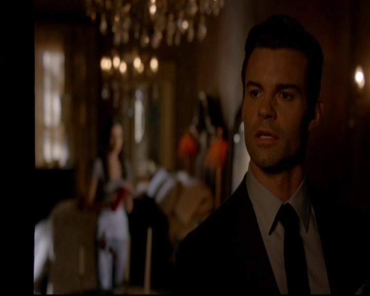 VampireDiariesWorld-dot-nl_TheOriginals_3x02YouHungTheMoon1753.jpg