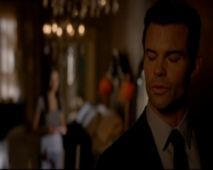 VampireDiariesWorld-dot-nl_TheOriginals_3x02YouHungTheMoon1763.jpg