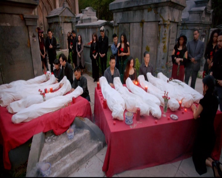 VampireDiariesWorld-dot-nl_TheOriginals_3x02YouHungTheMoon1780.jpg