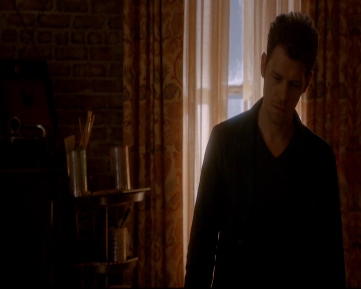 VampireDiariesWorld-dot-nl_TheOriginals_3x02YouHungTheMoon1948.jpg