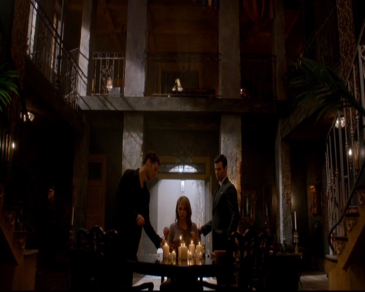 VampireDiariesWorld-dot-nl_TheOriginals_3x02YouHungTheMoon2091.jpg