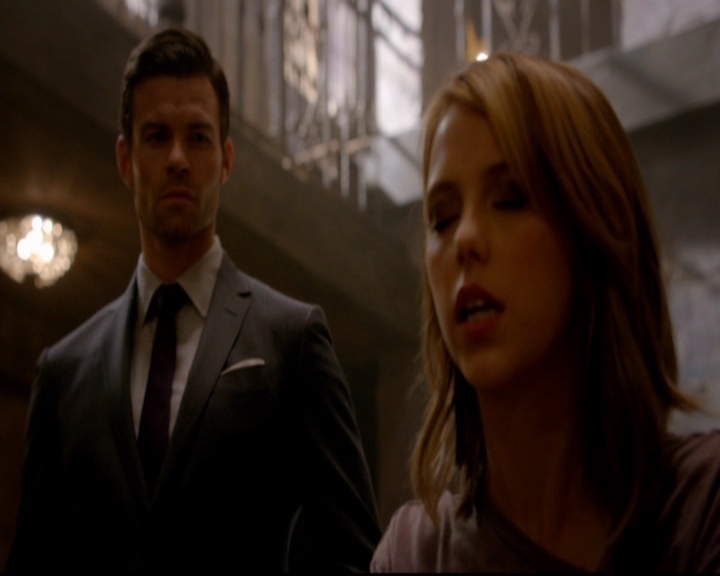 VampireDiariesWorld-dot-nl_TheOriginals_3x02YouHungTheMoon2106.jpg