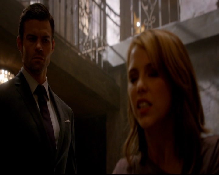 VampireDiariesWorld-dot-nl_TheOriginals_3x02YouHungTheMoon2111.jpg