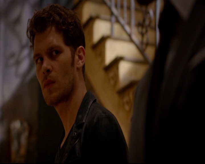 VampireDiariesWorld-dot-nl_TheOriginals_3x02YouHungTheMoon2112.jpg