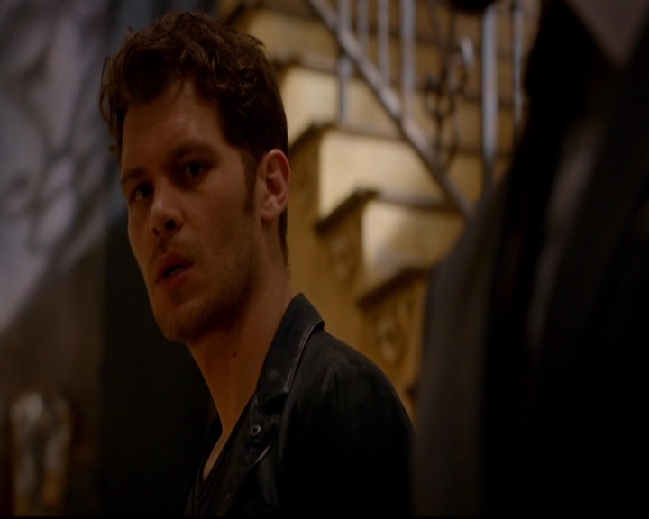 VampireDiariesWorld-dot-nl_TheOriginals_3x02YouHungTheMoon2113.jpg