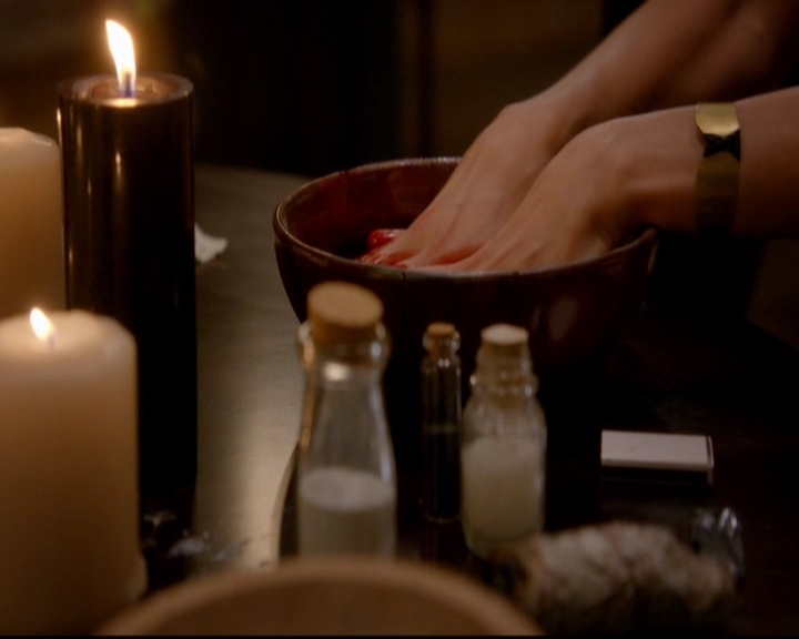 VampireDiariesWorld-dot-nl_TheOriginals_3x02YouHungTheMoon2115.jpg