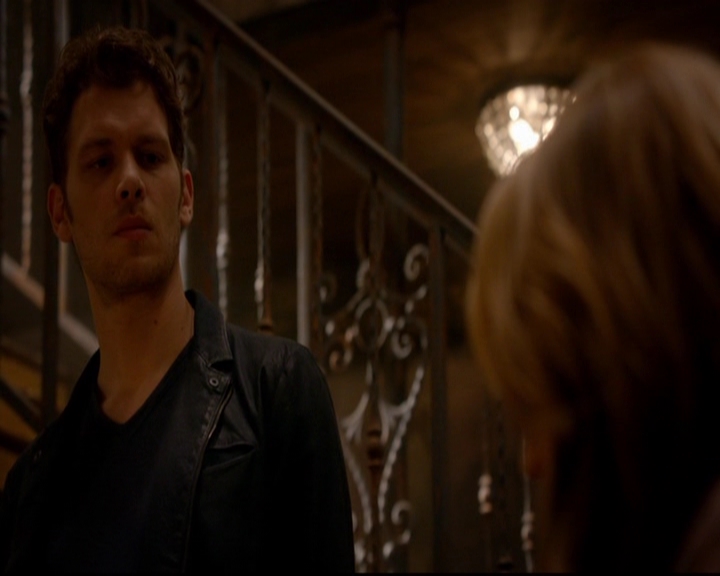 VampireDiariesWorld-dot-nl_TheOriginals_3x02YouHungTheMoon2133.jpg