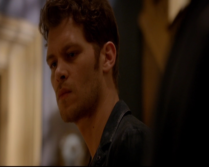 VampireDiariesWorld-dot-nl_TheOriginals_3x02YouHungTheMoon2143.jpg