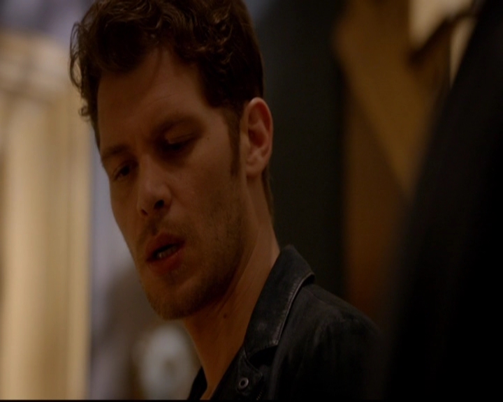 VampireDiariesWorld-dot-nl_TheOriginals_3x02YouHungTheMoon2145.jpg