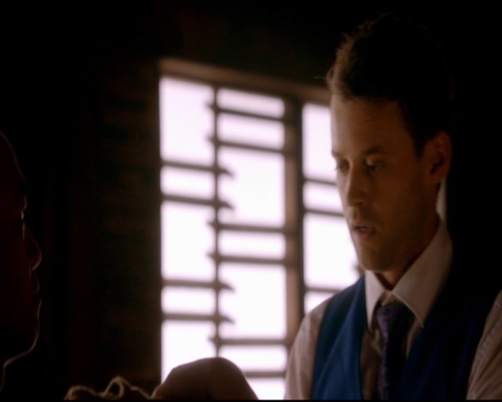 VampireDiariesWorld-dot-nl_TheOriginals_3x02YouHungTheMoon2256.jpg
