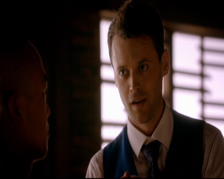 VampireDiariesWorld-dot-nl_TheOriginals_3x02YouHungTheMoon2261.jpg