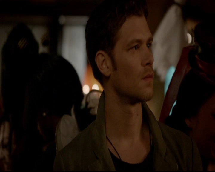 VampireDiariesWorld-dot-nl_TheOriginals_3x04AWalkOnTheWildSide0310.jpg