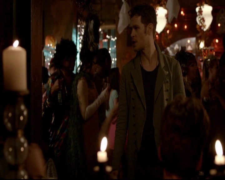 VampireDiariesWorld-dot-nl_TheOriginals_3x04AWalkOnTheWildSide0319.jpg