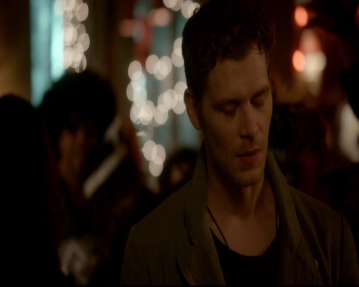 VampireDiariesWorld-dot-nl_TheOriginals_3x04AWalkOnTheWildSide0323.jpg