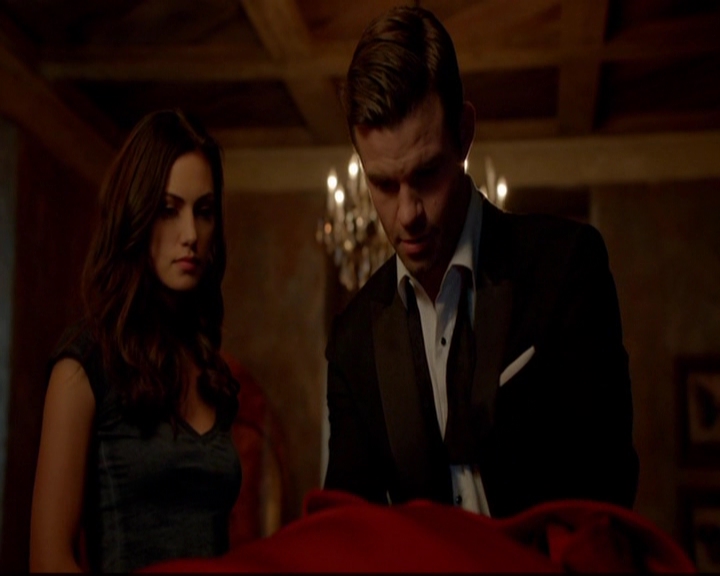 VampireDiariesWorld-dot-nl_TheOriginals_3x04AWalkOnTheWildSide0494.jpg