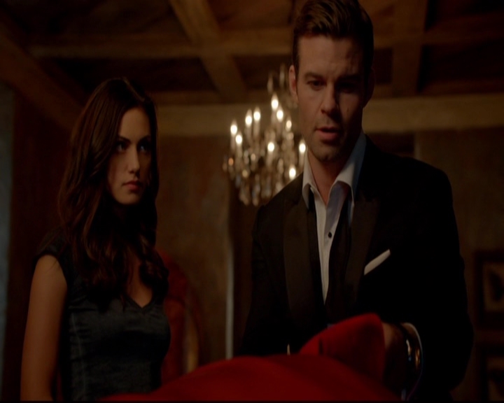 VampireDiariesWorld-dot-nl_TheOriginals_3x04AWalkOnTheWildSide0496.jpg