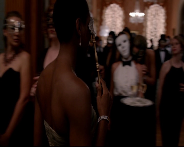 VampireDiariesWorld-dot-nl_TheOriginals_3x04AWalkOnTheWildSide0580.jpg